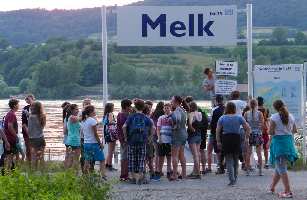 Junges Hotel Melk Esterno foto